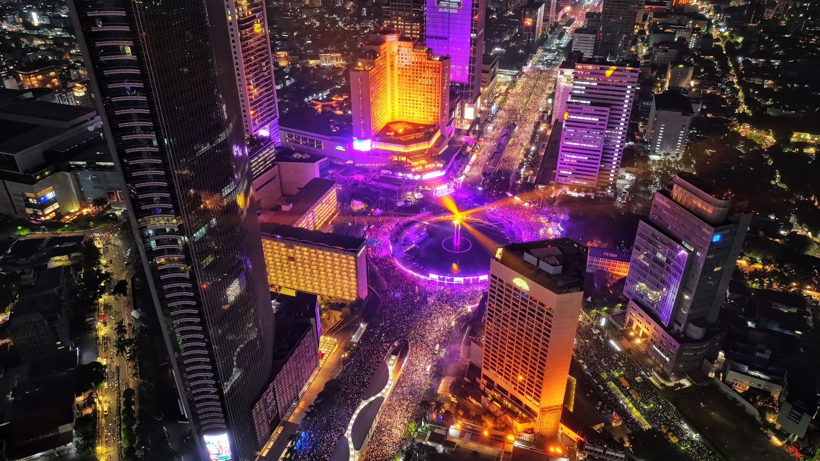 Malam Tahun Baru 2026 di Jakarta dirayakan di 6 wilayah kota dengan hiburan, budaya, dan doa bersama dalam semangat Jakarta Global City.